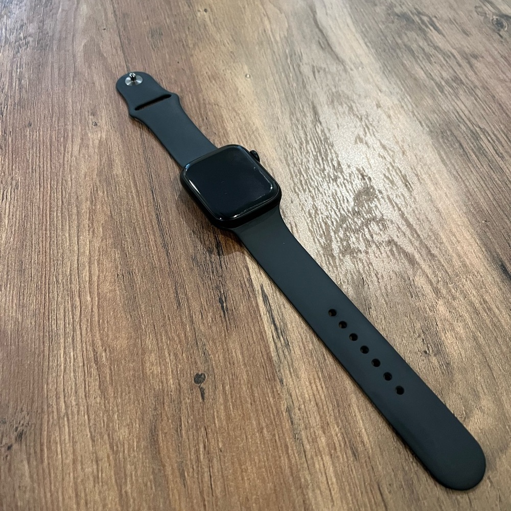 Apple Watch Series 8 45 mm lightly used